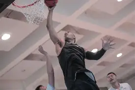 集结日体能课后,皇家马德里主帅复盘备战CBA季后赛,压力陡增,阵容厚度经受考验的简单介绍 集结日体能课后,皇家马德里主帅复盘备战CBA季后赛,压力陡增,阵容厚度经受考验的简单介绍