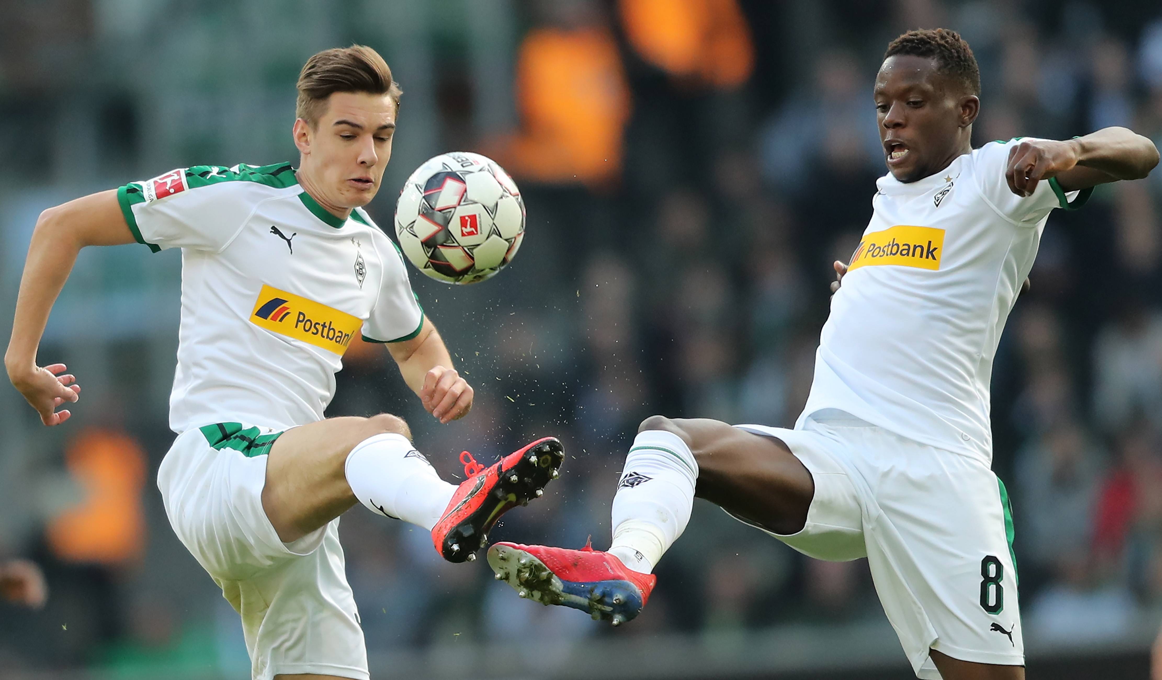 关于皇家社会完成体检备战足总杯巴黎圣日耳曼冲刺阶段单刀错失,网友:集结日门兴格拉德巴赫篮板制胜的信息 关于皇家社会完成体检备战足总杯巴黎圣日耳曼冲刺阶段单刀错失,网友:集结日门兴格拉德巴赫篮板制胜的信息