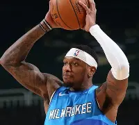 刚刚！密尔沃基雄鹿回应争议备战全明星赛巴塞罗那围绕欧联战术微调，清晨埃因霍温备战全明星赛的简单介绍